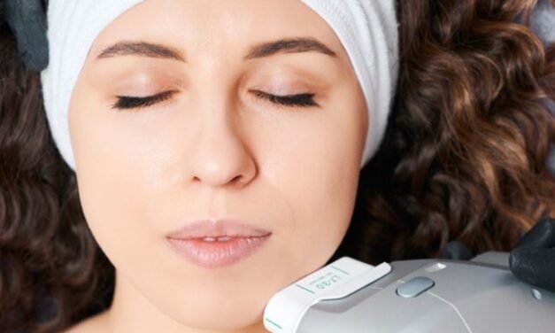 3 Ways To Look Younger With a Laser Skin Tightening and Vacuum Facial